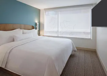 Element by Marriott Toronto Airport hotel thumbnail 4