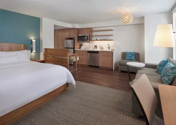 Element by Marriott Toronto Airport hotel thumbnail 6