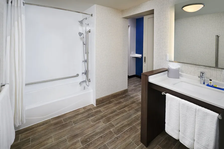 Holiday Inn Express Sarnia - Point Edward by IHG hotel detail image 6