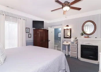 Loganberry Inn hotel thumbnail 5
