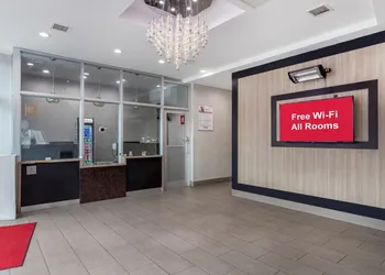 Red Roof PLUS+ Brooklyn - Flatbush Ave hotel thumbnail 2