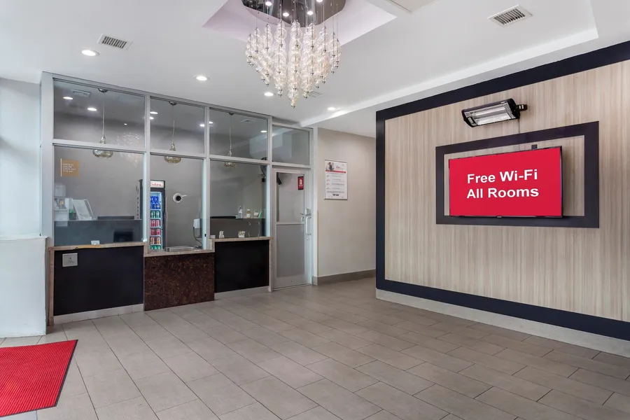 Red Roof PLUS+ Brooklyn - Flatbush Ave hotel detail image 2