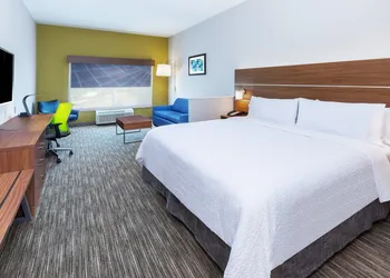 Holiday Inn Express & Suites Houston – Downtown North by IHG hotel thumbnail 6