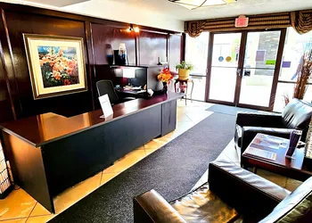 The Medicine Hat Villa hotel thumbnail 3