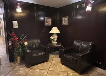 The Medicine Hat Villa hotel thumbnail 6