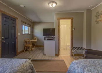 The Lodges of Oak Creek hotel thumbnail 5
