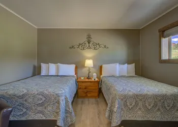 The Lodges of Oak Creek hotel thumbnail 8