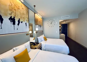 Chez Hotel Arlington Heights hotel thumbnail 8