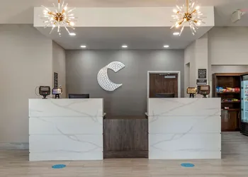 Comfort Suites Greenville Airport hotel thumbnail 2