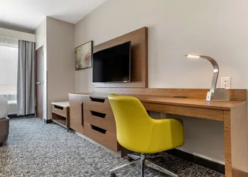 Comfort Suites Greenville Airport hotel thumbnail 7