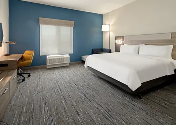 Holiday Inn Express & Suites Palm Desert - Millennium by IHG hotel thumbnail 8