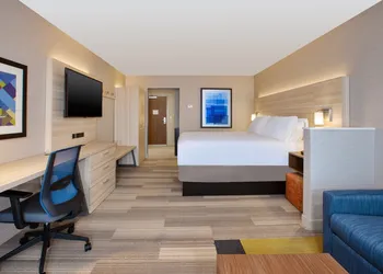 Holiday Inn Express & Suites Wooster by IHG hotel thumbnail 5