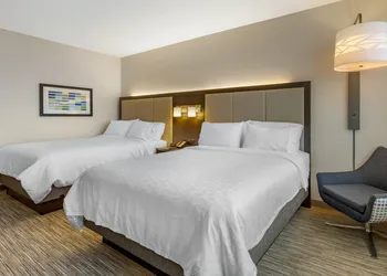 Holiday Inn Express & Suites Phoenix Dwtn - State Capitol by IHG hotel thumbnail 7