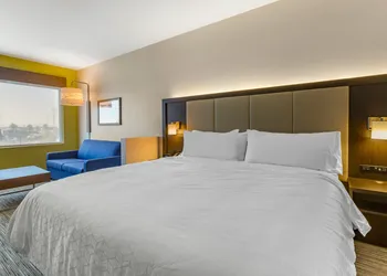 Holiday Inn Express & Suites Phoenix Dwtn - State Capitol by IHG hotel thumbnail 5