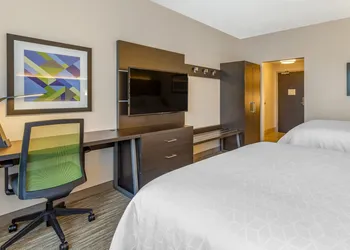 Holiday Inn Express & Suites Phoenix Dwtn - State Capitol by IHG hotel thumbnail 6