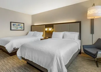 Holiday Inn Express & Suites Phoenix Dwtn - State Capitol by IHG hotel thumbnail 7