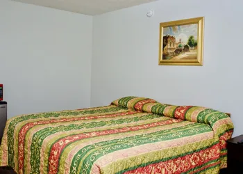 Red Carpet Motel hotel thumbnail 3