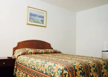 Red Carpet Motel hotel thumbnail 5