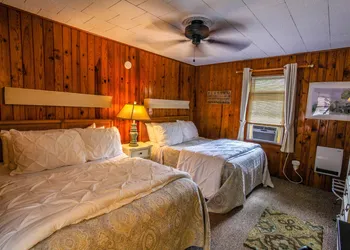 Mountainaire Inn and Log Cabins hotel thumbnail 4