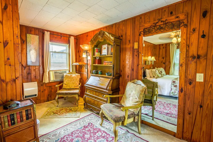 Mountainaire Inn and Log Cabins hotel detail image 6