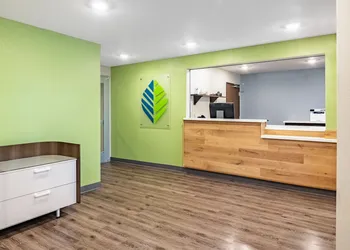 WoodSpring Suites Toledo Maumee hotel thumbnail 2