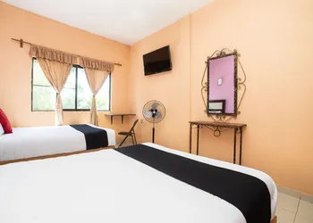 Villas el Paraíso, El Rollo hotel thumbnail 4