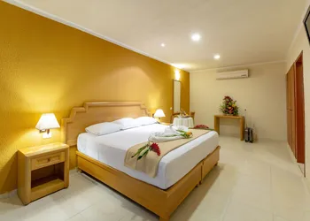 Tecnohotel Itzaes hotel thumbnail 5