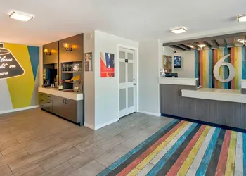 Motel 6 Louisville, KY - Airport - Fair Expo hotel thumbnail 4