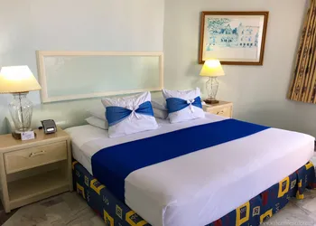 Hotel Acapulco Malibu hotel thumbnail 6