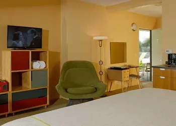 Orbit In - 21 and Over - A Town & Desert Boutique Hotel hotel thumbnail 4