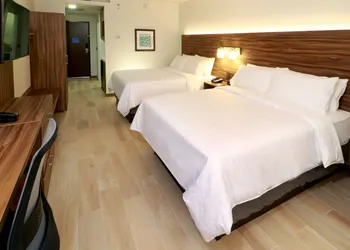 Holiday Inn Express & Suites Playa Del Carmen by IHG hotel thumbnail 7