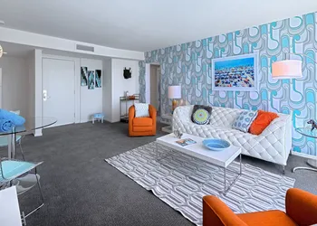 The Twist Palm Springs hotel thumbnail 2