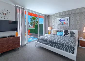 The Twist Palm Springs hotel thumbnail 5