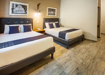 Hotel del Centro hotel thumbnail 7