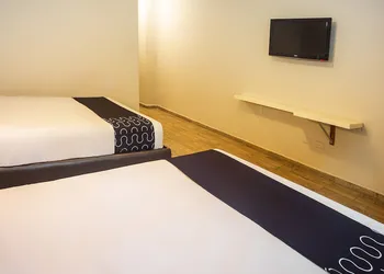 Hotel del Centro hotel thumbnail 8