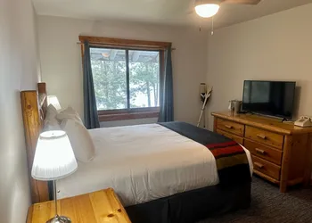 Manhattan Beach Lodge hotel thumbnail 4