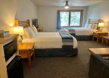 Manhattan Beach Lodge hotel thumbnail 6