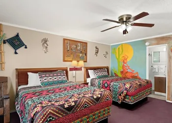 Smokey Bear Motel hotel thumbnail 6