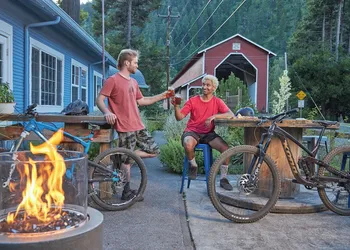 Westfir Lodge & Mountain Market hotel thumbnail 5
