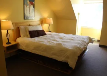Town Square Condos hotel thumbnail 3