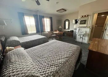 Canfield Hotel hotel thumbnail 8