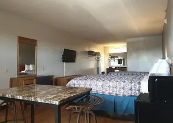Riata Inn hotel thumbnail 4