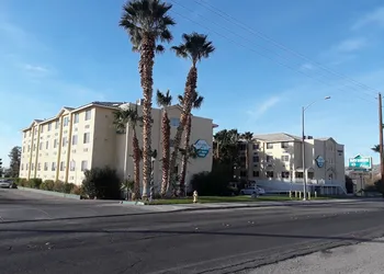 Bayshore Inn hotel thumbnail 6