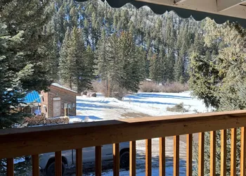 Bellamys Ski Haus hotel thumbnail 2