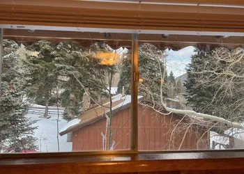 Bellamys Ski Haus hotel thumbnail 3