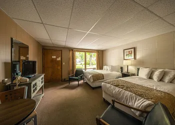 Park Motel and Cabins hotel thumbnail 2