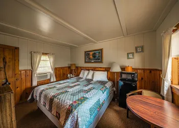 Park Motel and Cabins hotel thumbnail 3