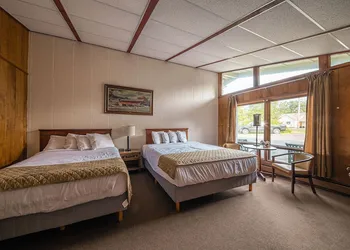 Park Motel and Cabins hotel thumbnail 7