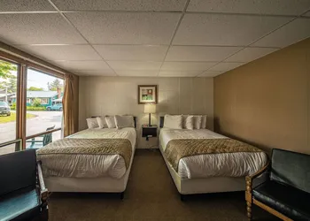 Park Motel and Cabins hotel thumbnail 8