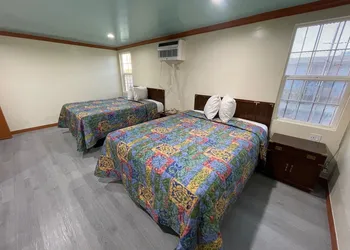 Hilltop Motor Inn hotel thumbnail 3